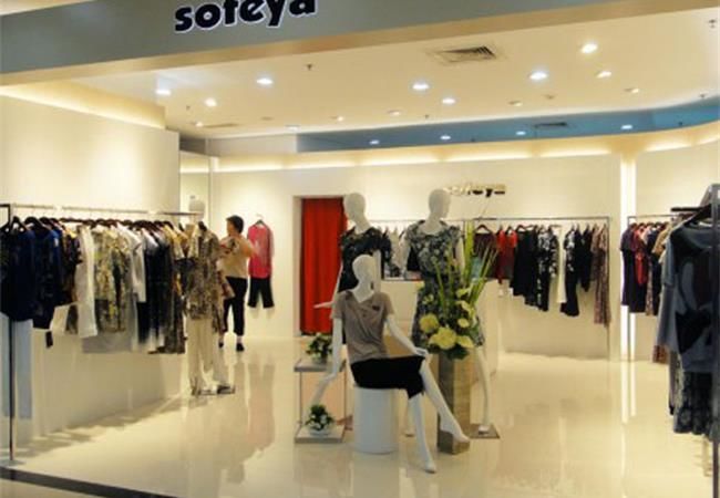 女裝店裝修門(mén)頭的招牌設(shè)計(jì)既要獨(dú)特又要新穎